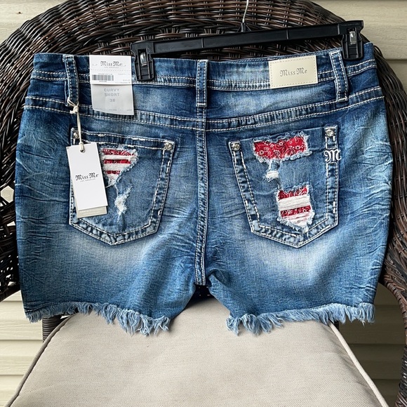 Miss Me 38 Miss Me 38 Curvy Stretch Short - Picture 4 of 15